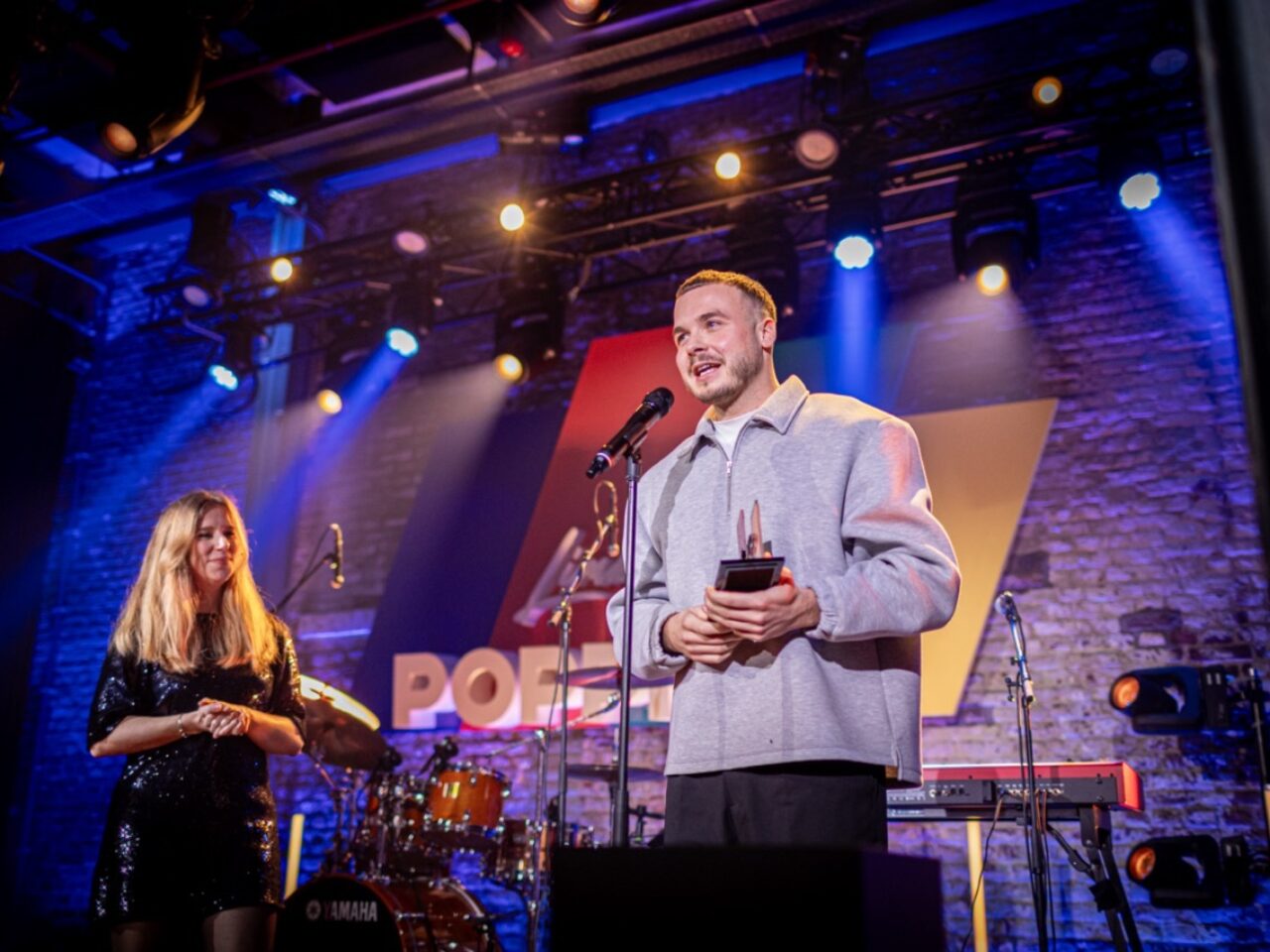 73e8d7a5 bd29 fb33 8835 f2783b146459