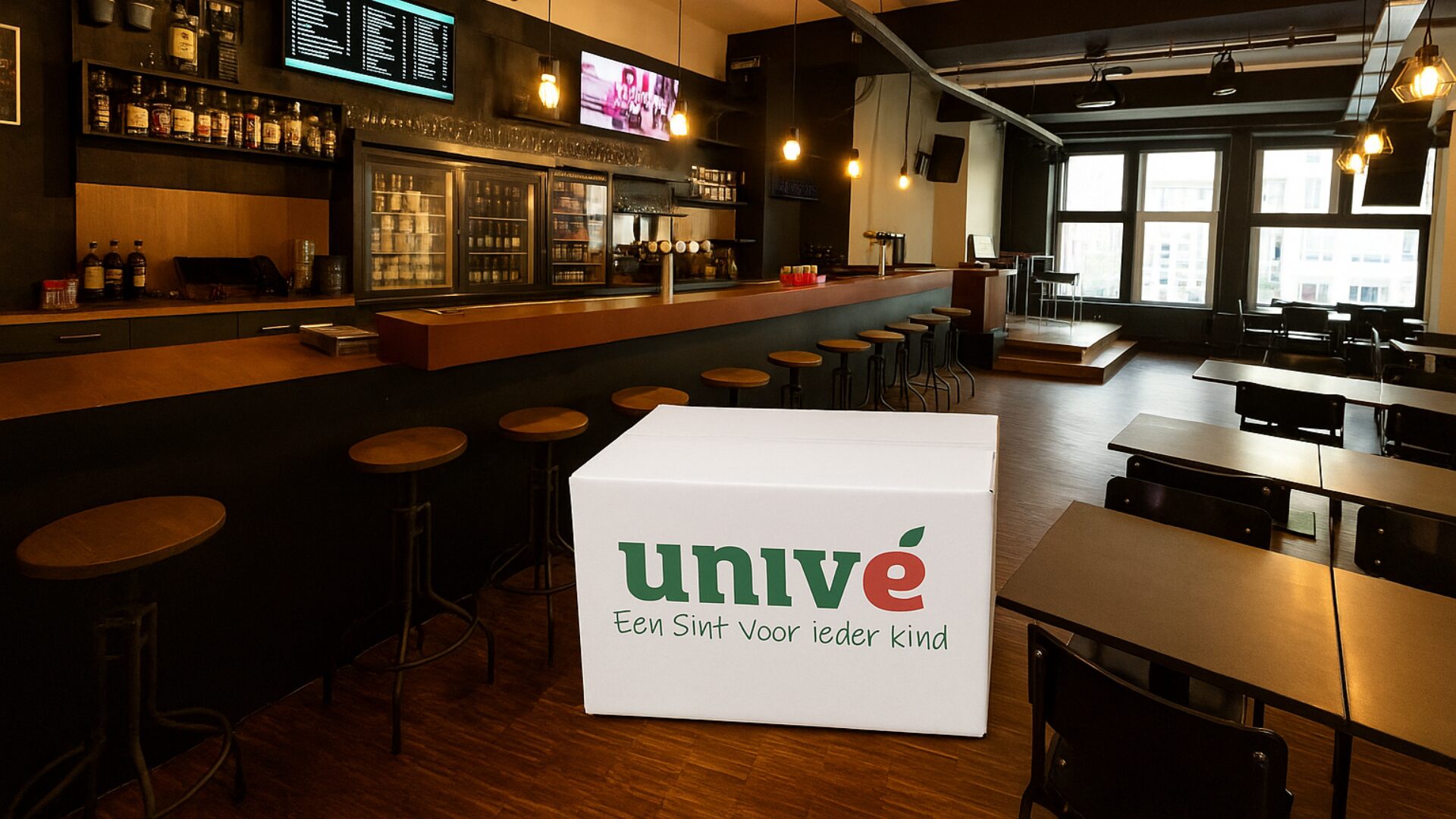 Inzameling speelgoed in café