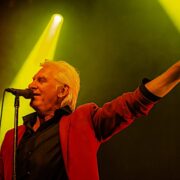 Rick de Leeuw & Band.   Support: Simon Stuij