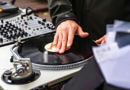 Vinyl Listening Sessions op Vinyl Listening Sessions