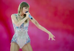 Love Story: Taylor Swift Tribute op Love Story: Taylor Swift Tribute