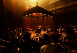 Club New op Club New