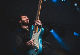 Laurence Jones (UK) op Laurence Jones (UK)