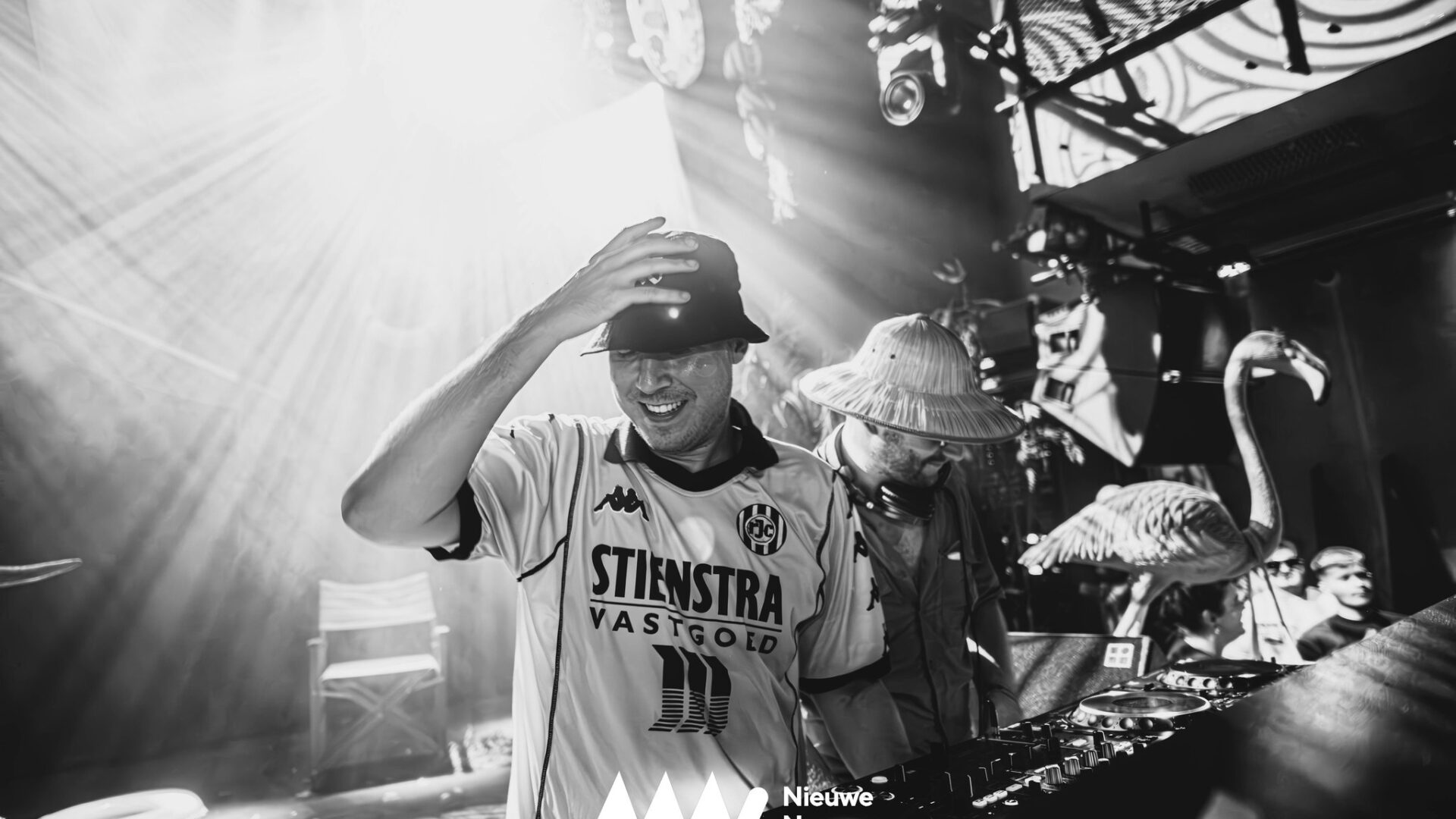 Kirchroa Tropical presents: Parksjtad Nieuwjaarsborrel