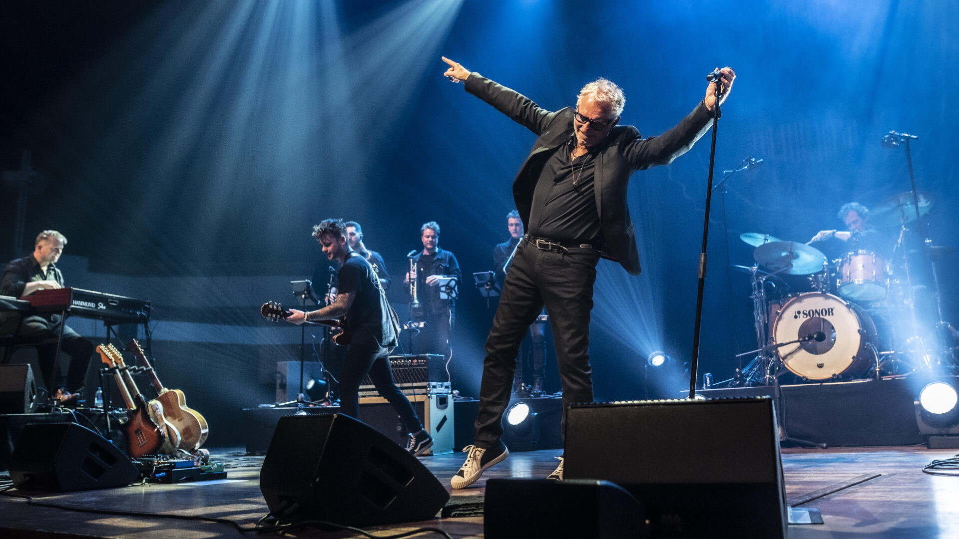 Phil Bee & Band