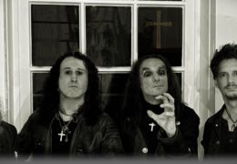 Ozzy Lives On op Ozzy Lives On