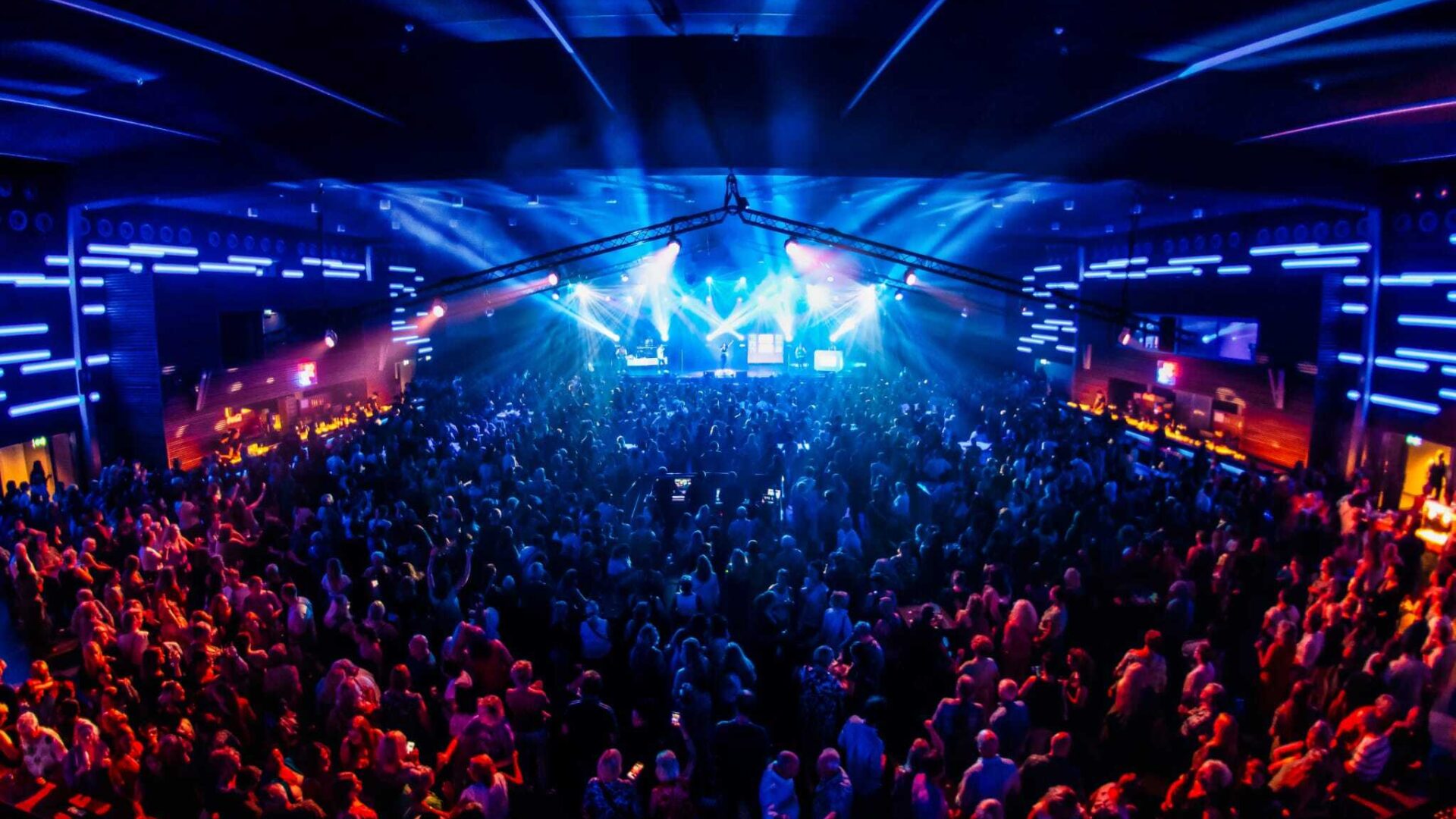 White Thursday Kirchroa Tropical Edition naar Rodahal in samenwerking met Nieuwe Nor!